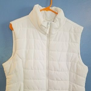 Size XL white puffer Areopostal white vest